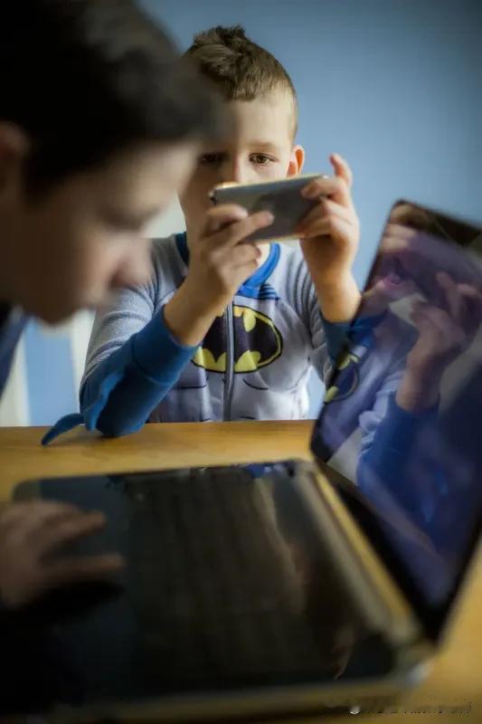 最近看了一篇文章，最喜欢文中一段话，是河北文科状元刘嘉森所说：“你连游戏的瘾，你