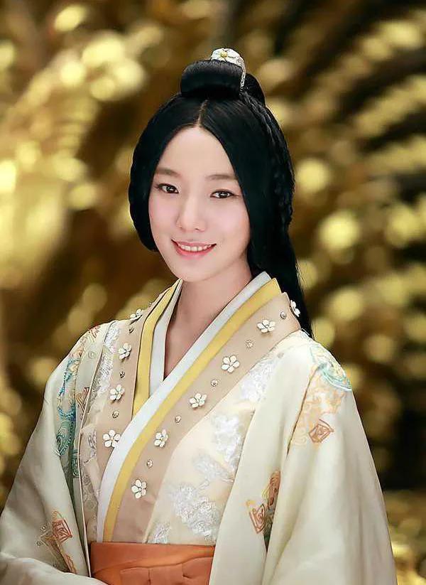 王珞丹惊艳写真