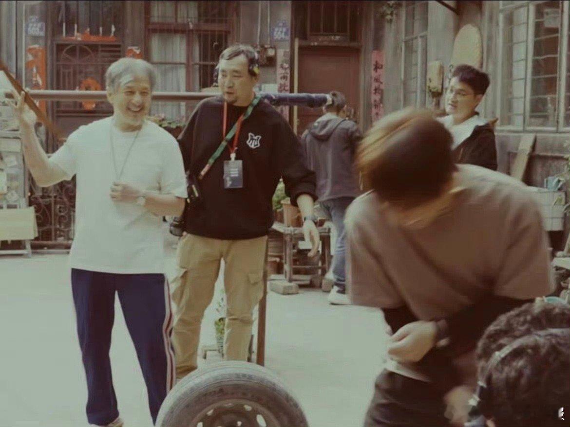 成龙彭昱畅别刀了我自己哭 思念是无声却最锋利的刀！《过家家》中任继青与钟不凡的重