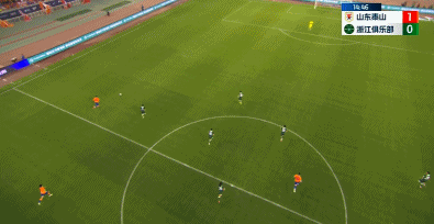 久违的大胜，山东泰山主场3比0战胜浙江，克雷桑长途奔袭进球，之后又突入禁区妙传李