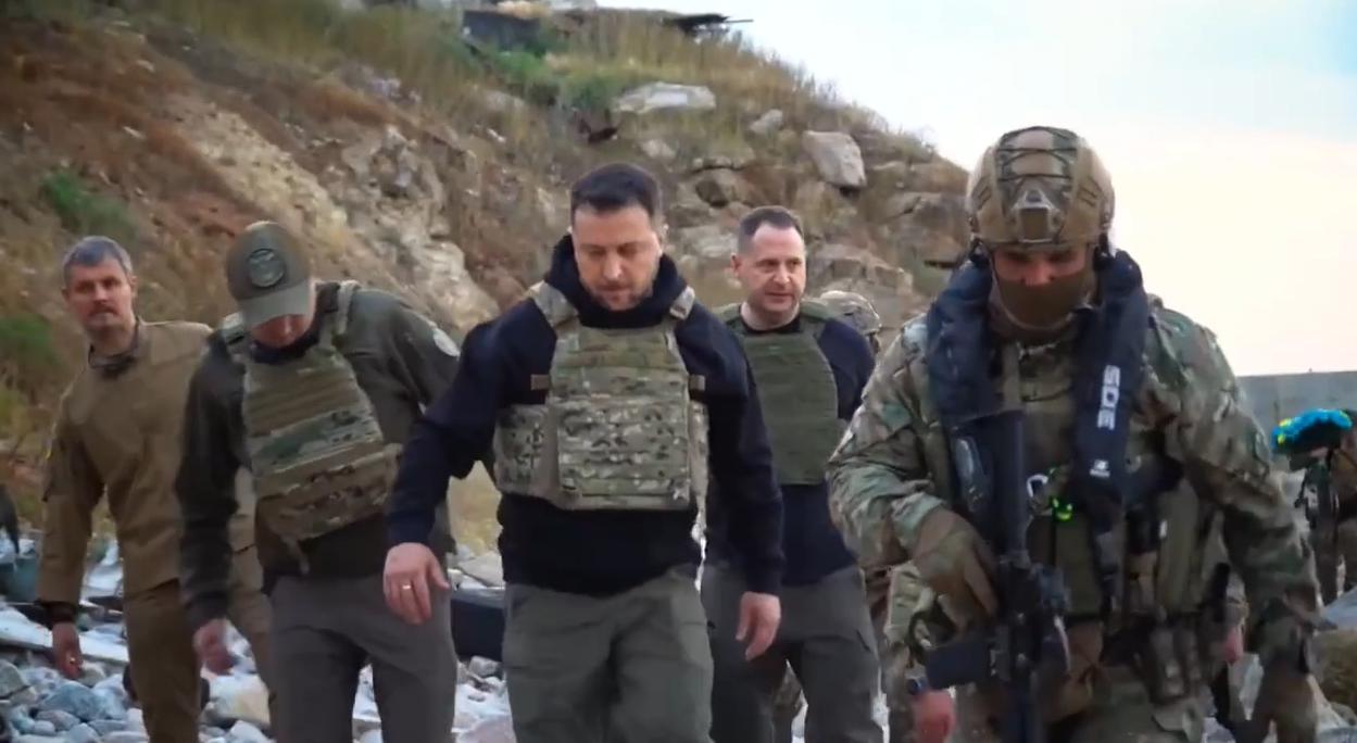 在战争爆发500天之际，乌克兰总统泽连斯基、国防部情报总局局长布达诺夫以及总统办