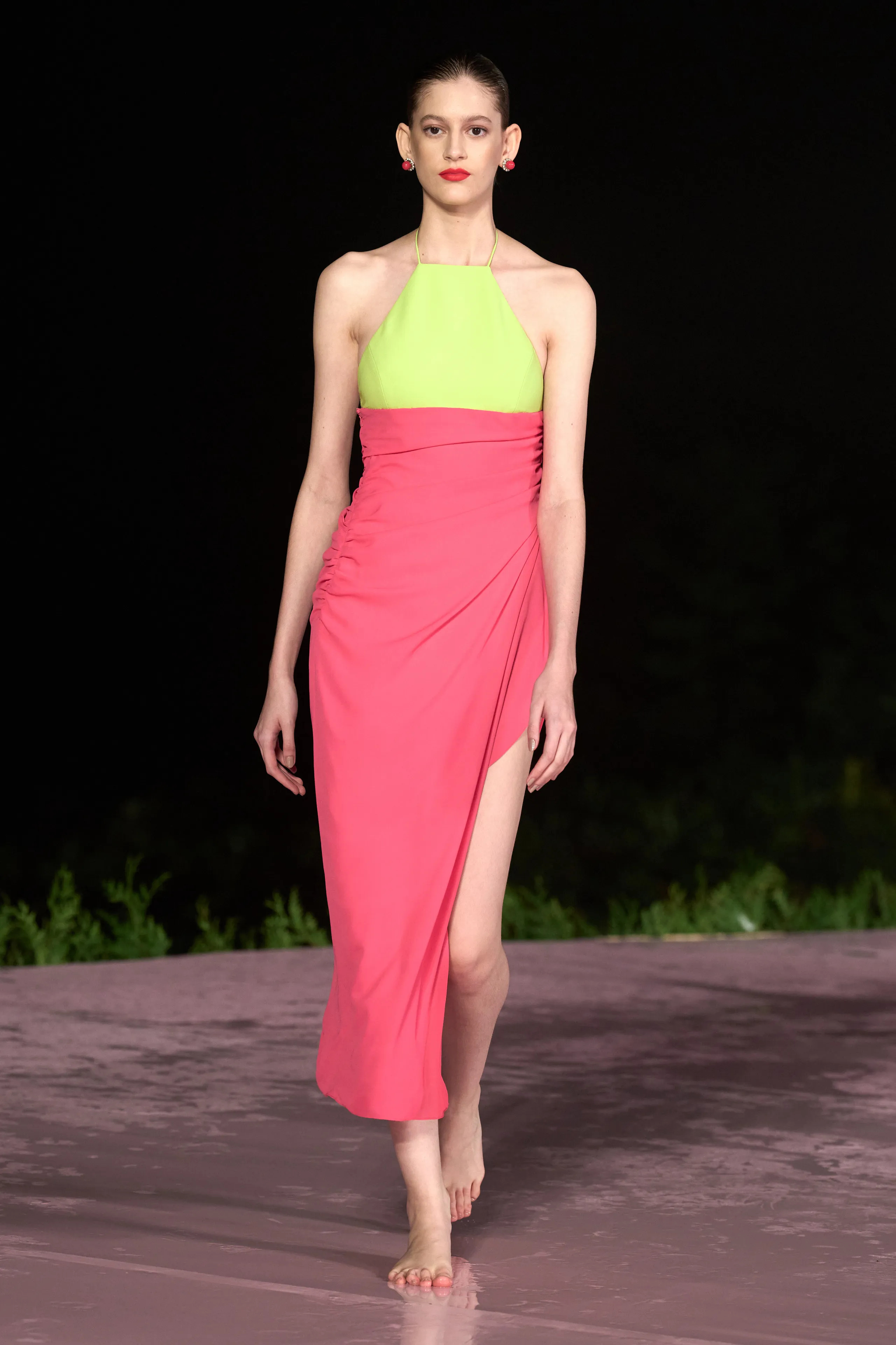 Carolina Herrera 礼服的配色让人极度舒适，色彩高手。 ​​​