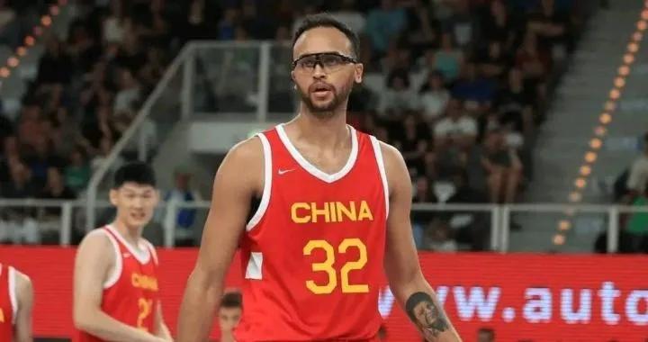 李凯尔关键时刻抢断致胜，助中国69：68逆转新西兰，实在太强了！

纵观全场比赛