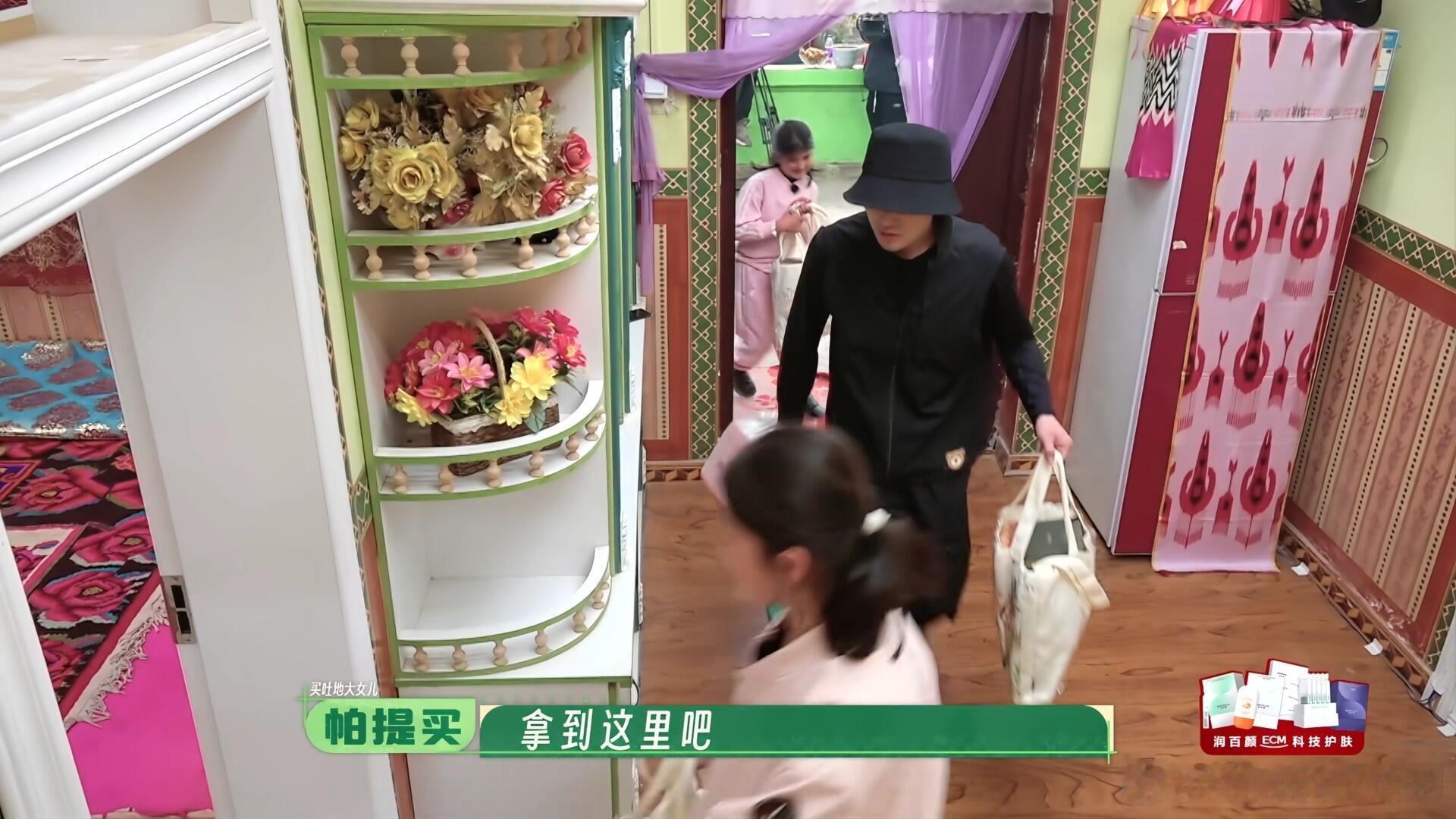 十个勤天这一幕真的很戳我!谁懂!!!妹妹过生日，鸽们给妹妹准备了很多礼物，我没有