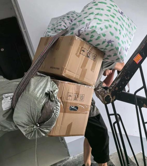 在搬家过程当中易碎品是极容易破损的东西，别说是搬家公司了，就是你自己搬，都不一定