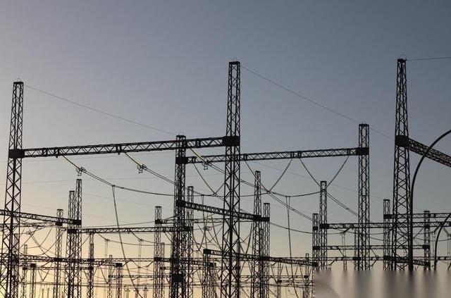 中东战火纷飞，那里的“硬通货”也跟着变了天。
据在迪拜做贸易的朋友透露，以前当地