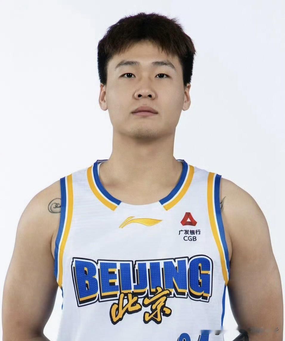 CBA常规赛新赛季打到目前，中国男篮13位国手表现！！

1、胡金秋——28岁，