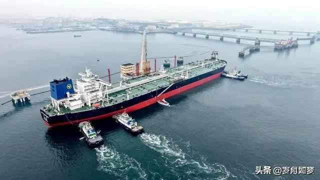 印度近期大幅增加俄罗斯原油进口，主要基于多重现实考量：

直接导火索是美国豁免政