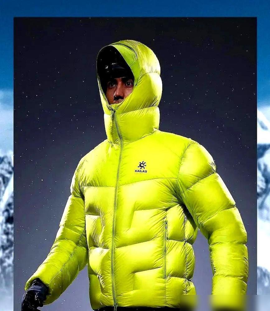 商场里那些标价一千来块的羽绒服，现在尴尬得简直能抠出三室一厅。

这种货色就是典