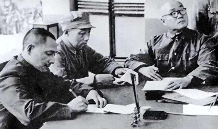 张际春曾是二野三号人物，1955年授衔名单被主席亲自划去，这背后另有重用安排，你