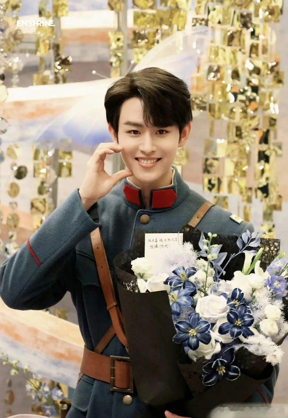 田嘉瑞的精修都这么一般，可见本人更一般啊 ​​​