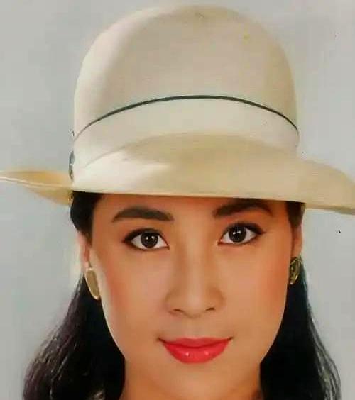 她被骂“花瓶”，他却说她雌雄莫辨！
 
琼瑶剧女郎谁最美？林青霞被喷演技像木头，