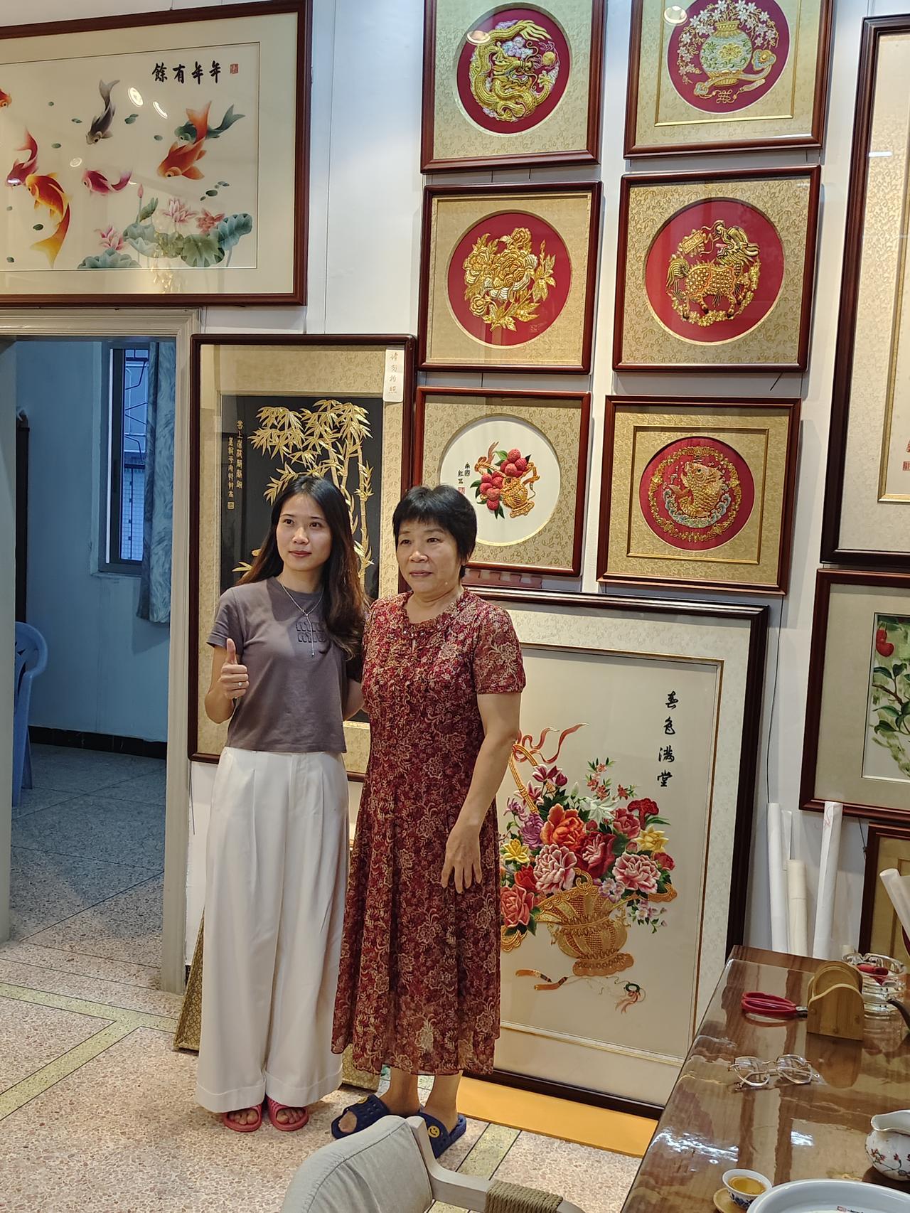 许小姐这趟潮绣非遗传承人李静芳工作室之行，绝对是一场视觉盛宴。潮绣那独特的针法、