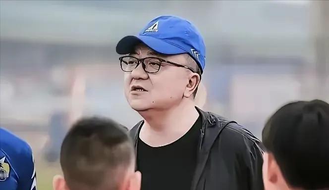 罗马餐厅的王老板将只身一人，携带董路的冠军奖杯回到北京
刚看到董路在社交媒体上分