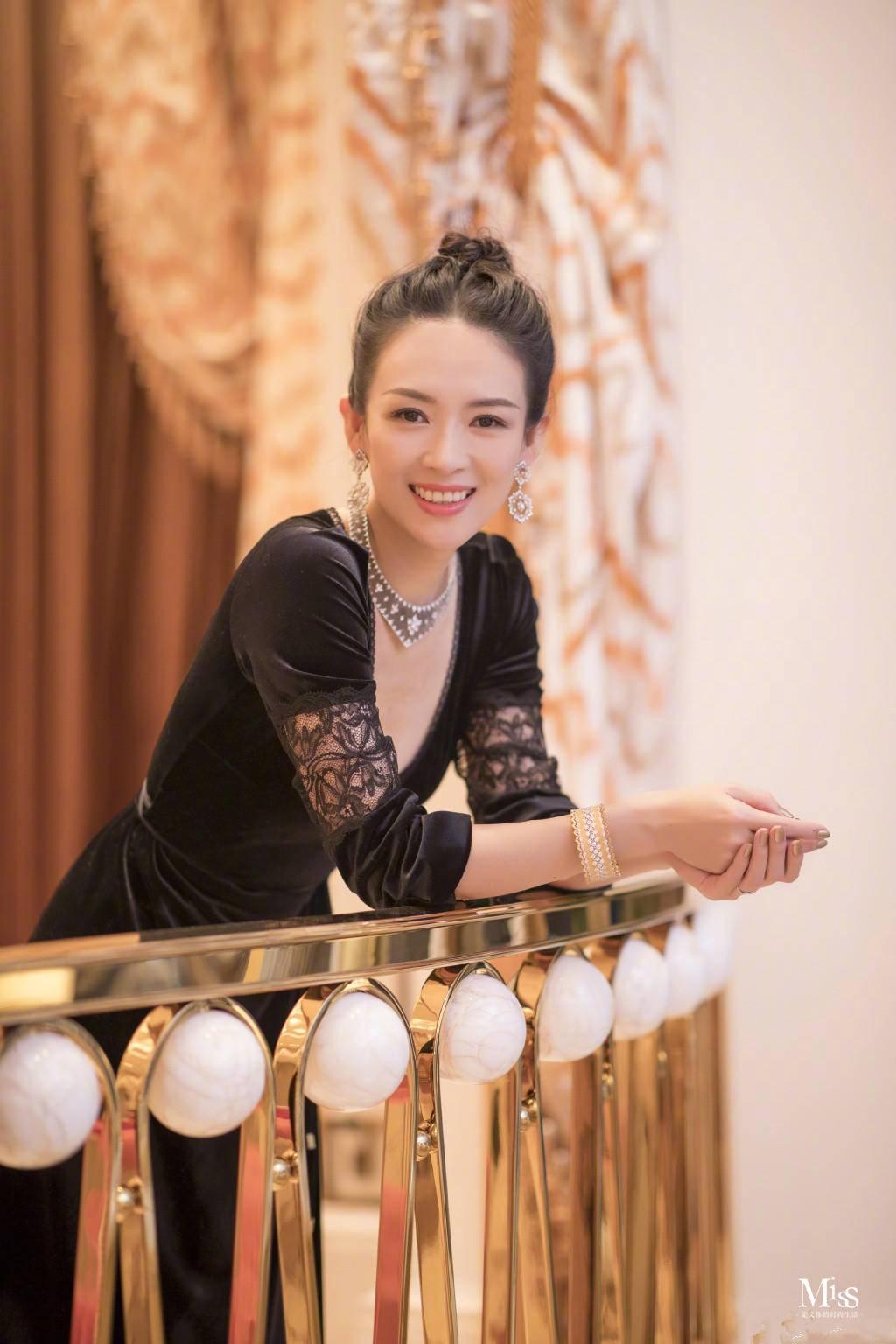 章子怡套现3亿像犯了天条，评论区直接给我看出一股酸臭味。

公告里写的明明白白，