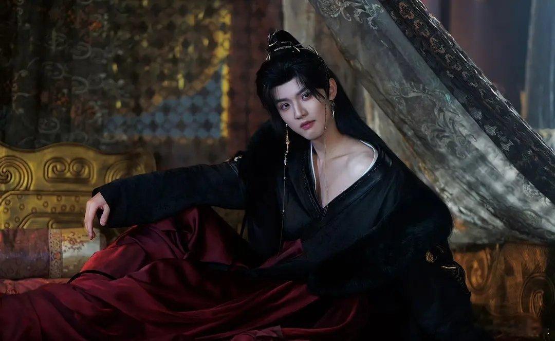 一个男整容脸白纸咖有什么low不low的[笑cry] ​​​