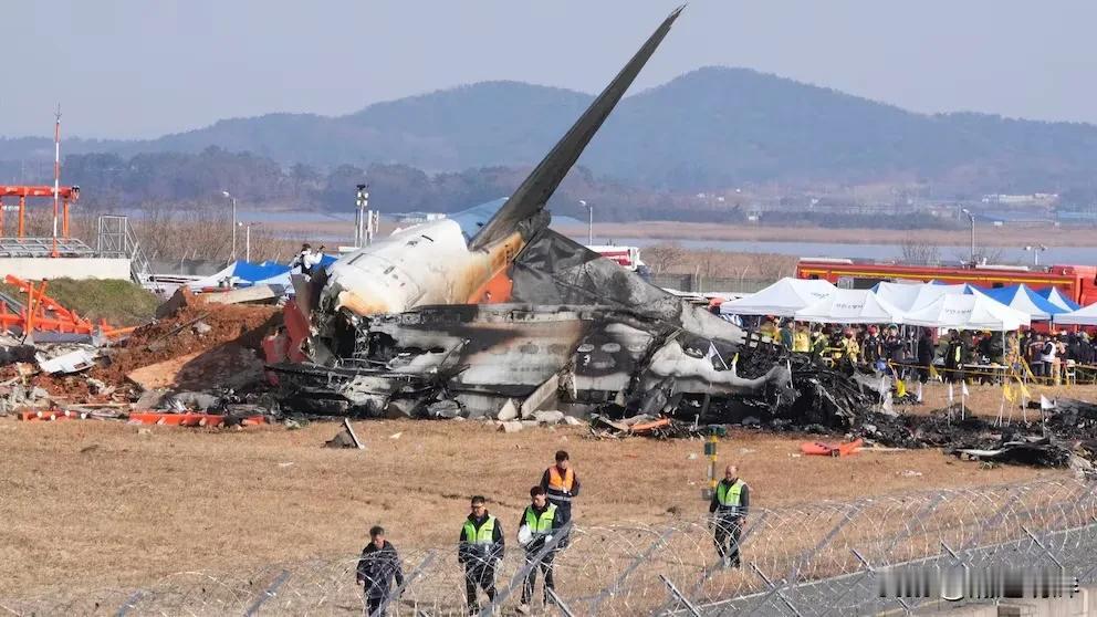 韩国人取消68,000张机票，航空业受济州航空坠机事件重创

济州航空一架客机不