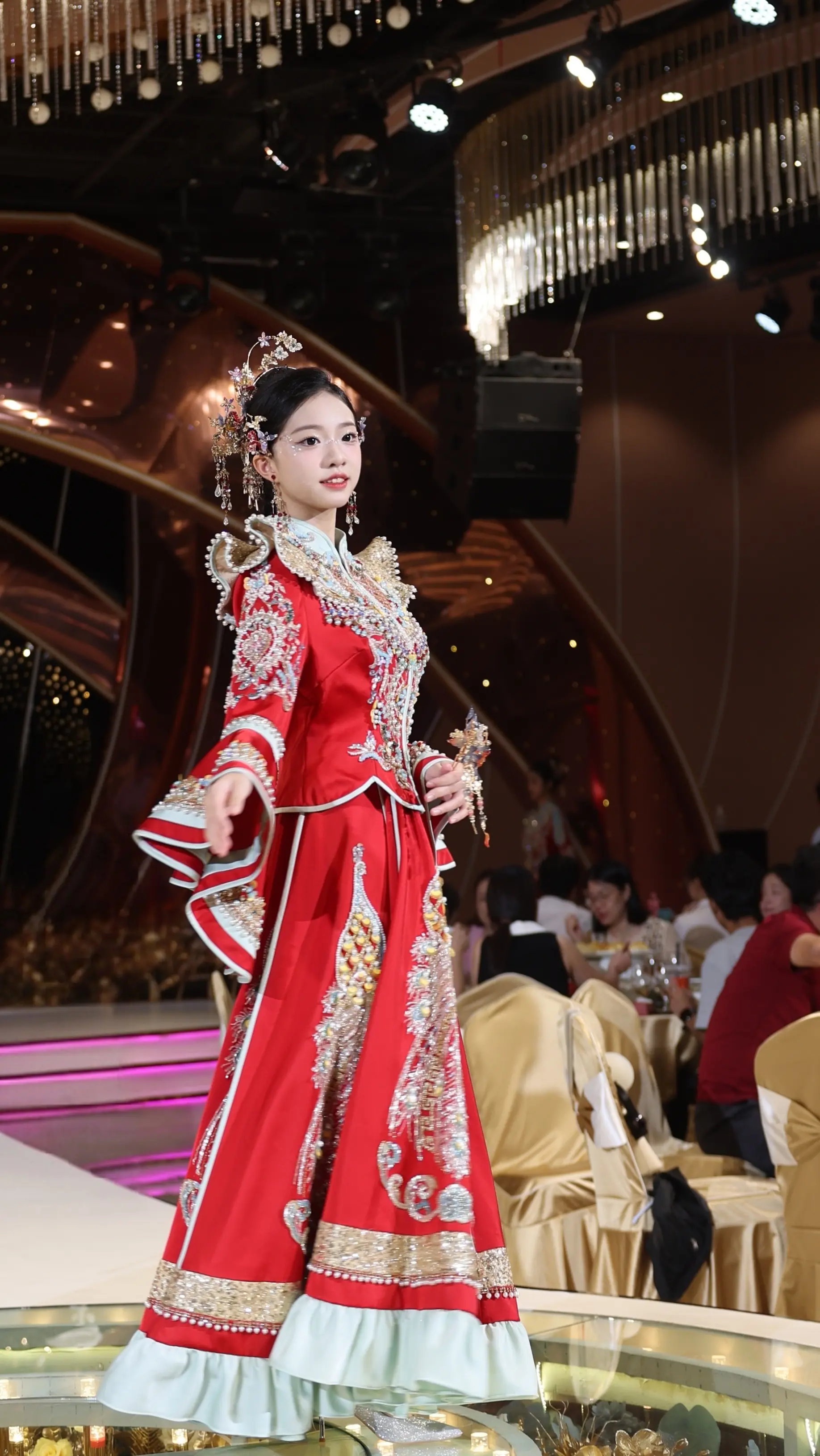走秀现场 婚纱模特走秀 气场全开 高定礼服