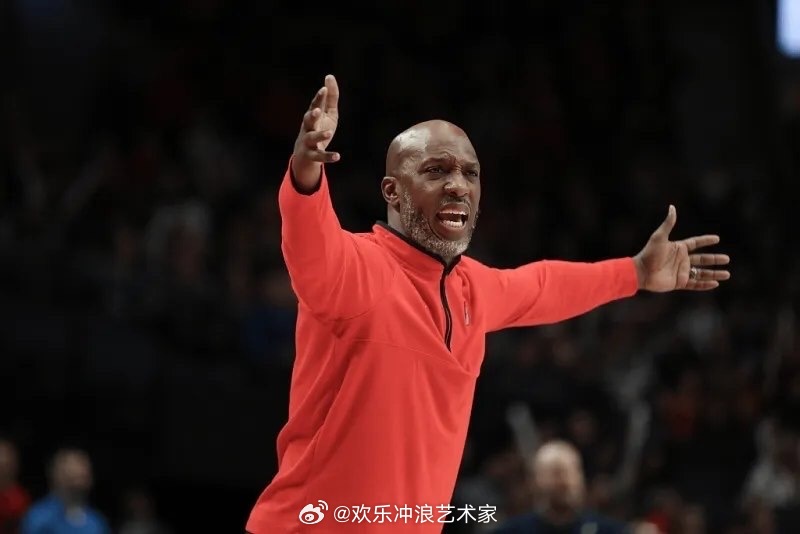 NBA常规赛中，开拓者主场112-125负于独行侠遭遇三连败，战绩来到6胜15负