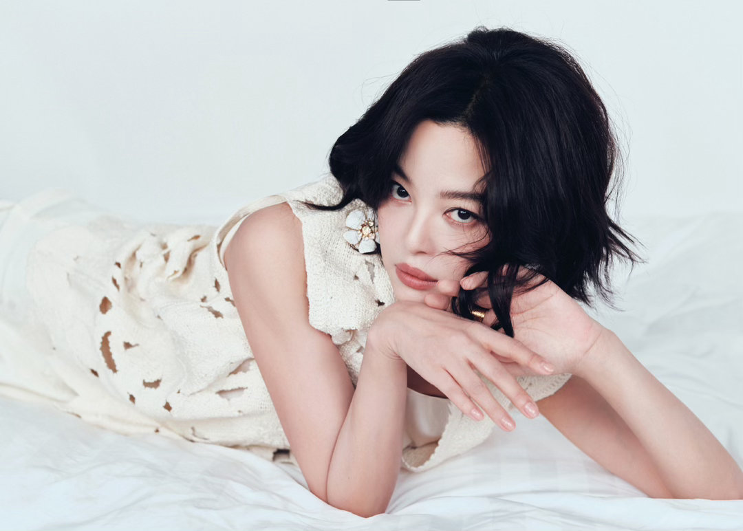 辛芷蕾溢出屏幕的生命力 蕾子的生命力真的像各种花朵，盛开的时候美得多样，大笑起来