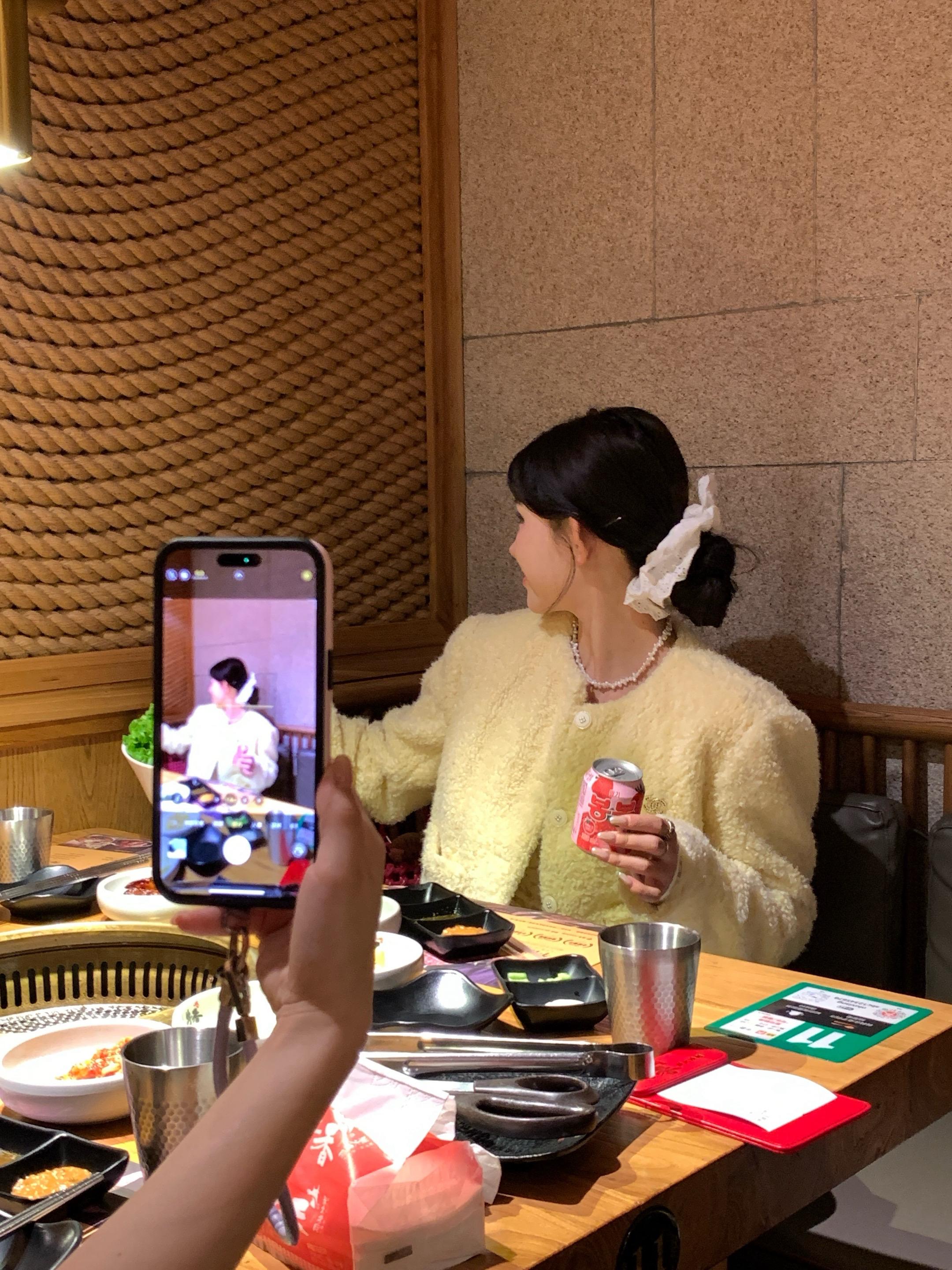 可不可以带我去吃很多好东西❤️