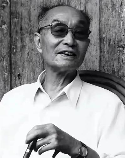 1987年，退伍老兵赵保群正在家午休，政府人员却找上门，对他说：“别睡了，国防部