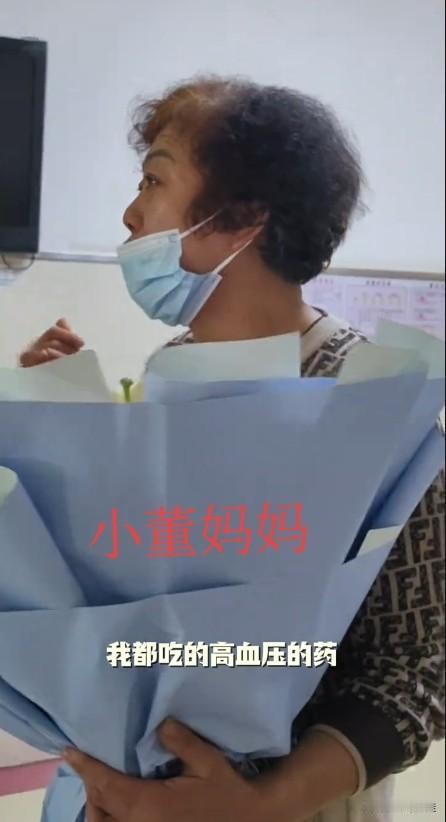 “东天山骆驼队”的小董居然是生完娃后才领的证！2月13日中午12点半才知道自己怀