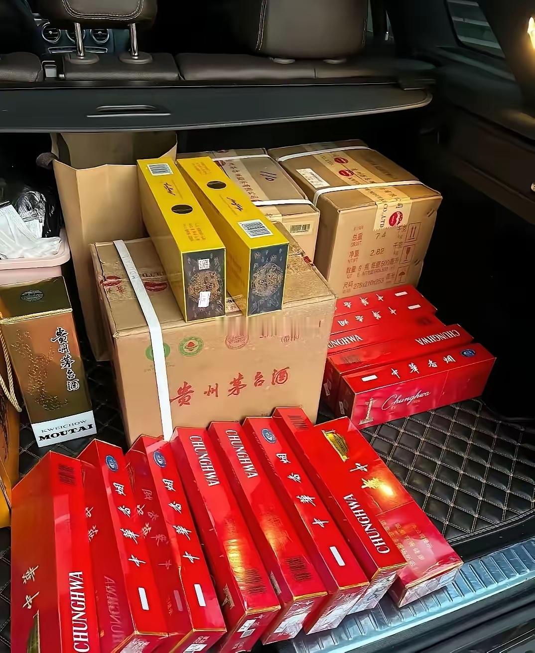 后备箱这么多香烟的，一般是干什么工作的？ 