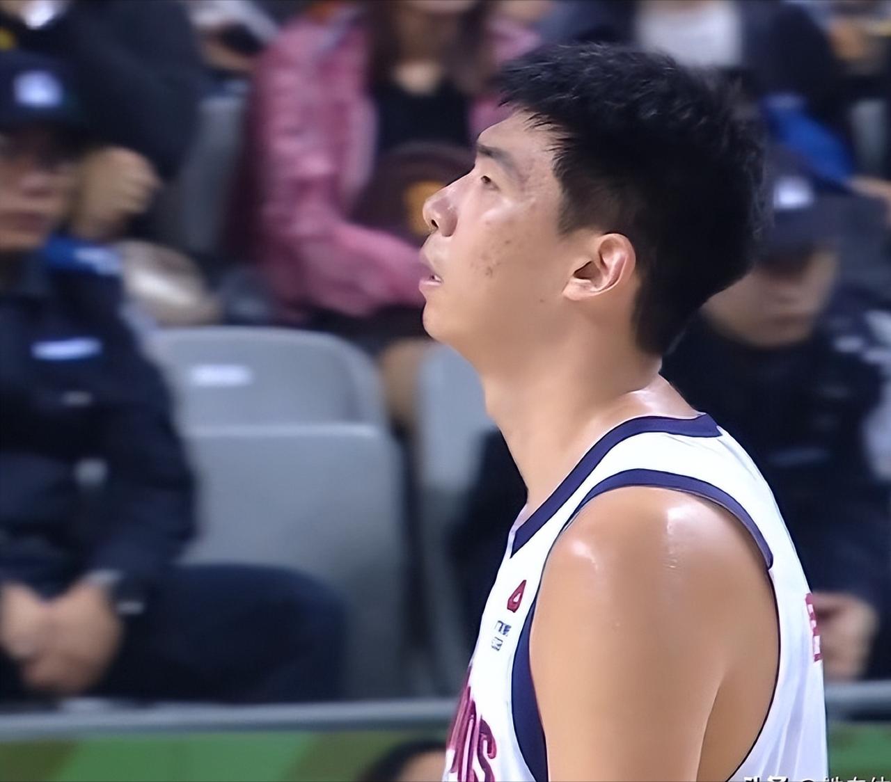 杜锋现在如何看徐昕？

今晚，徐昕拿下了他的本赛季第12场两双，第三场“20+1