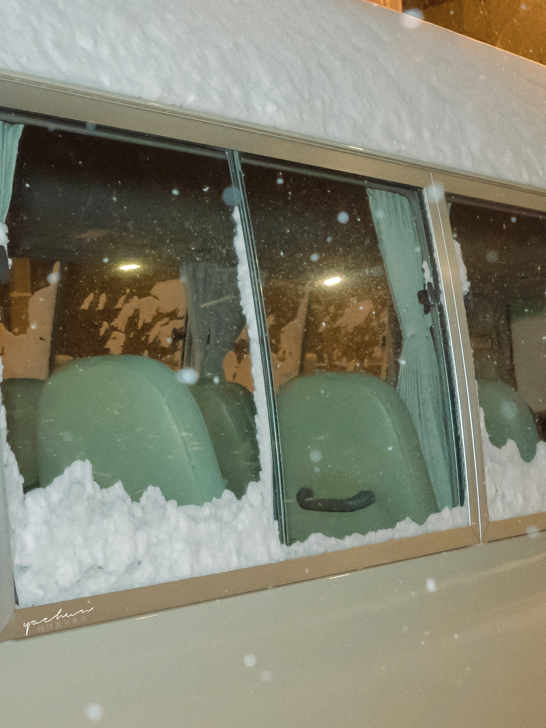 雪和我们拥抱在一起 ​​​
