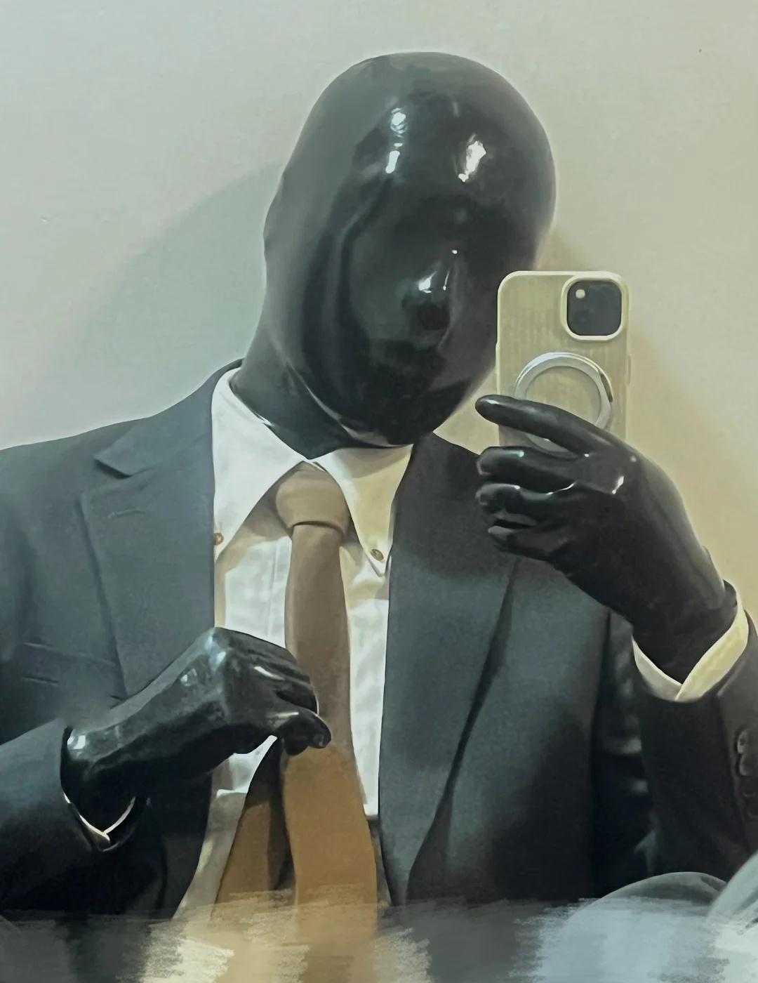 假人模特在想些什么呢👤
西装革履束缚了热爱 rubber