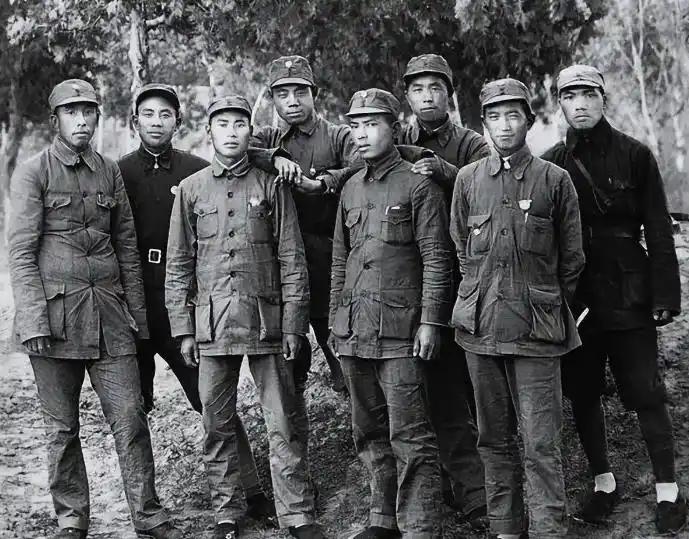 志愿军六位兵团司令，回国后都被授予什么样的军衔

第一位：陈赓（第三兵团司令员）