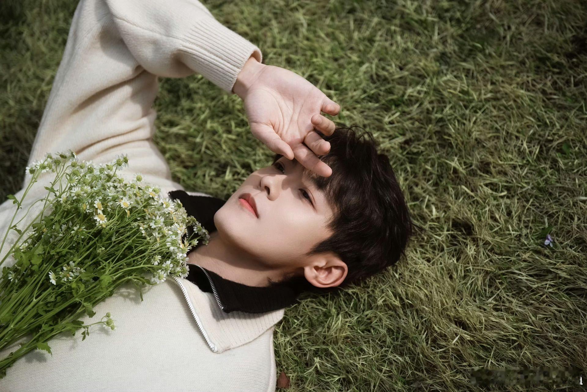 毛不易黄明昊王玉雯给邱虹凯新歌打call毛不易黄明昊打call邱虹凯新歌梦幻应援