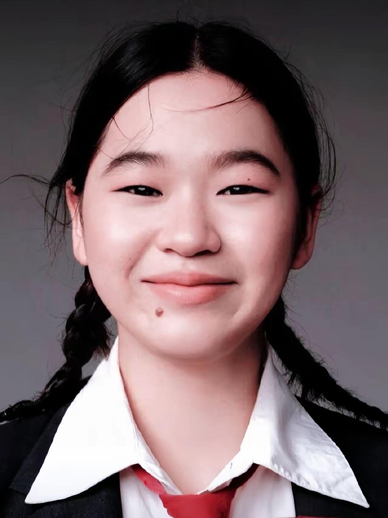 我问闺蜜，
为啥全红婵突然就变胖了，
她一句话直接点醒我：你自己减肥反弹的样子，