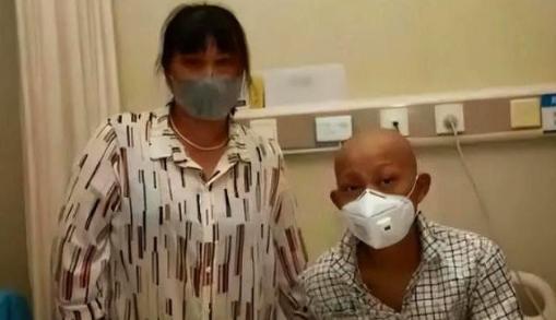 2008年，病情恶化的林先生和妻子找到了一年前给他捐骨髓的小娜，并要求她再捐一次