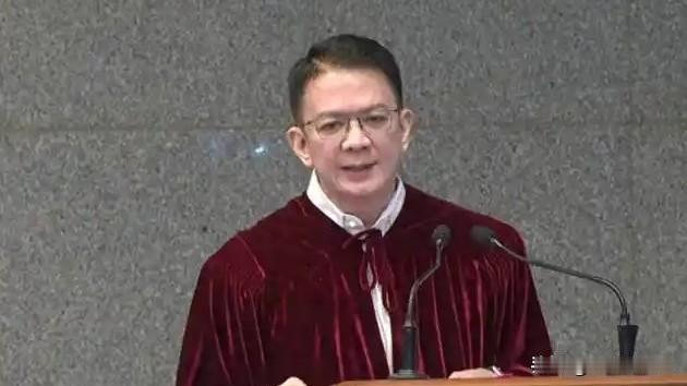 10月6日，莎拉弹劾案审判主持官埃斯库德罗的均围绕本次弹劾审判展开，同时其公正性