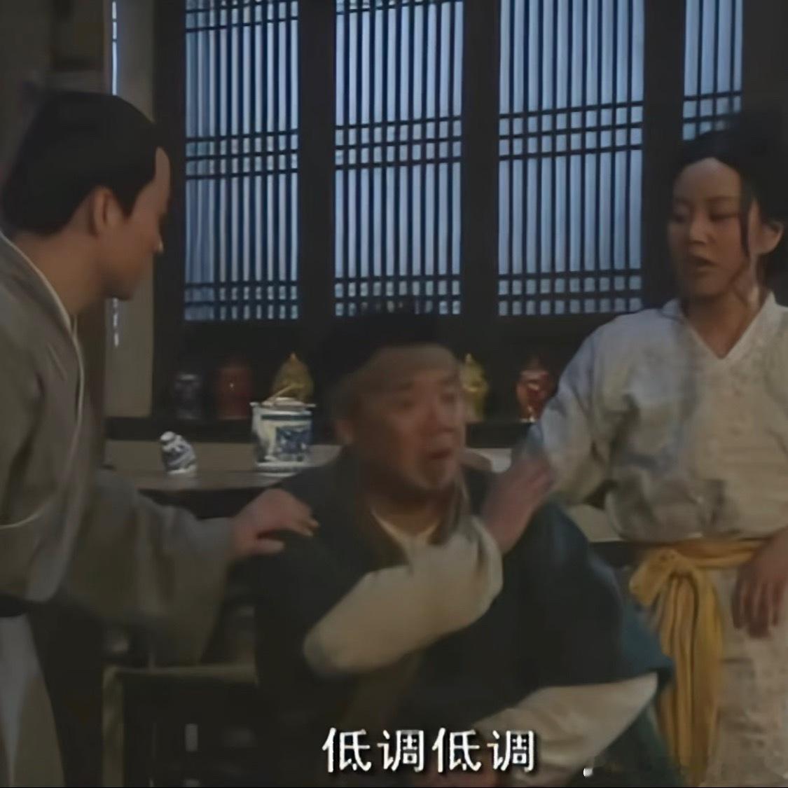 时代峰峻 连坐时代峰峻粉丝想要护人，就要懂得明哲保身，不该说的话别说该隐身就隐身