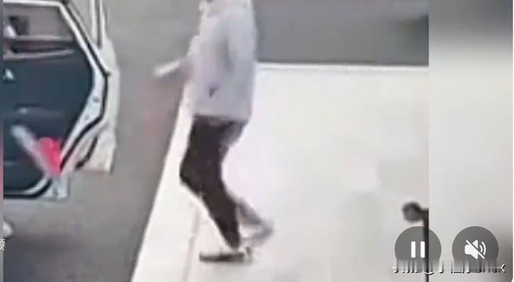 听“闫学晶”百八的不够一年嚼咕的大脸盘子的劲[灵光一闪]，我一点都不理解：“张威