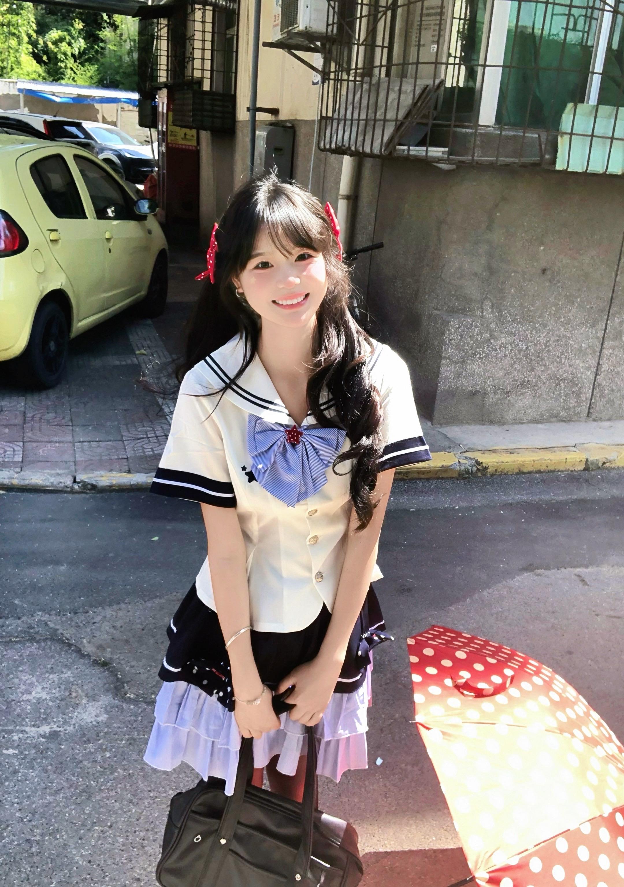 所有黑长直白幼瘦双眼皮单眼皮萌妹酒窝梨涡虎牙黑框眼镜无框眼镜少年音少御...