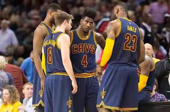 只剩詹姆斯和TT汤普森还在nba，曾经骑士绝地七武士很多人退役了。
第一，欧文，