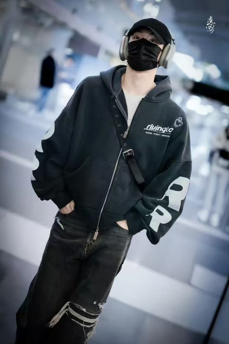 杨超越董思成出发柏林路透 《今天是太阳雨》杨超越、董思成出发柏林拍摄，开启第二阶