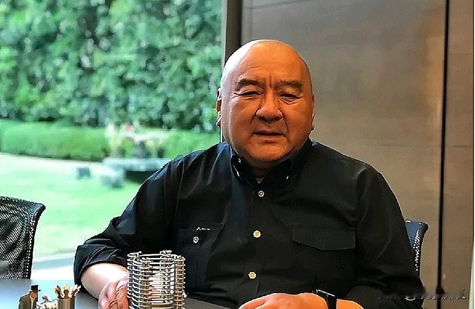说实话，以前去大润发买菜，只知道它东西全、价格实惠，从没想过背后的老板是谁。
结