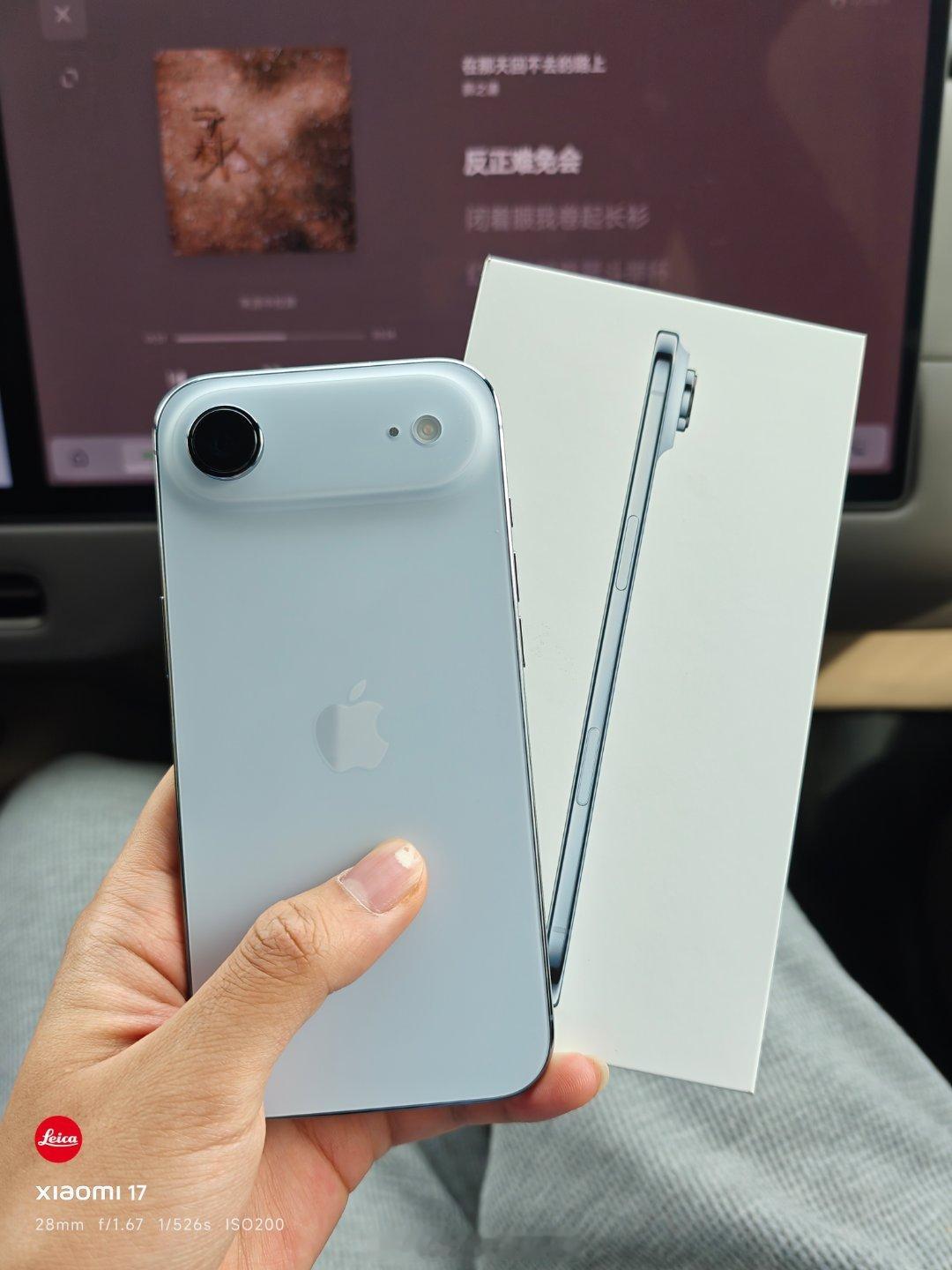 拿到iPhone Air了，还是蓝色好看