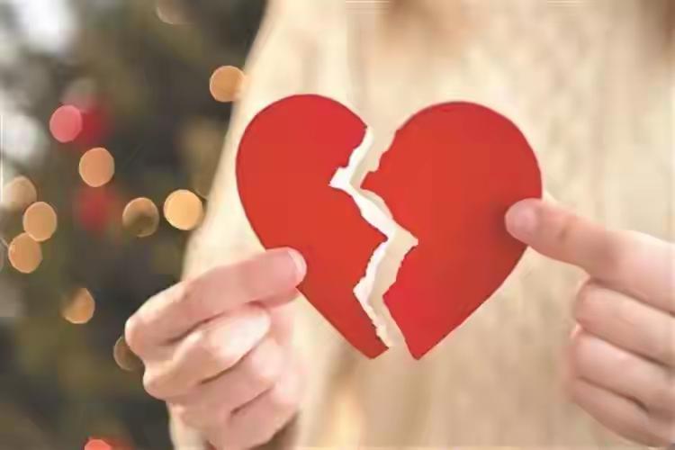 南京街头深夜痛哭的她：离婚又复婚的夫妻，99%都逃不过这个扎心结局，别让心软毁了