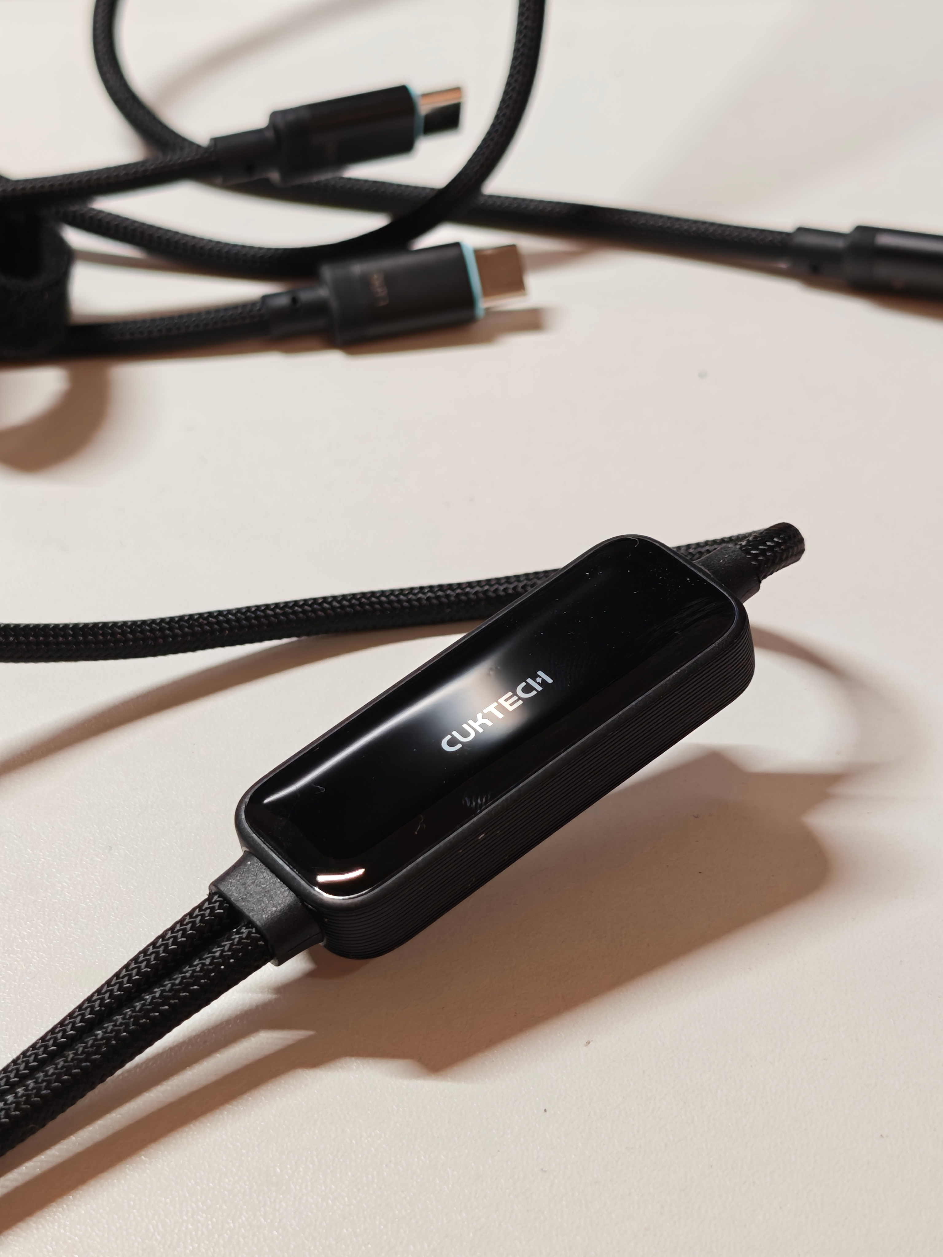 评论区把这个酷态科10号一分二智转线Plus抽了～最大140W功率，线长一米五。