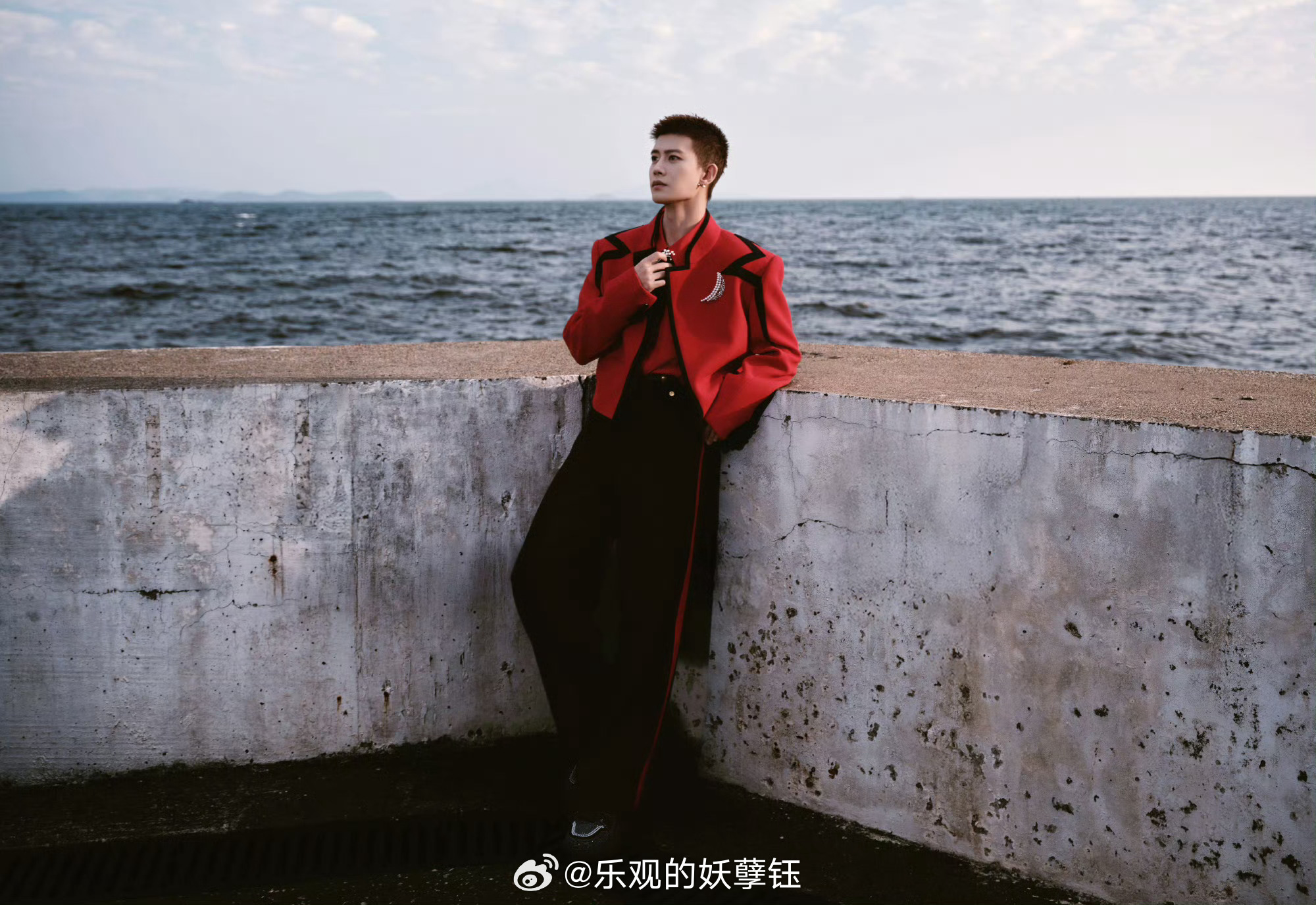 任嘉伦  风帆➕嘉夜夜不能寐，日亦不睡。爱你是罪，从不知累。只为爱你，年年岁岁。