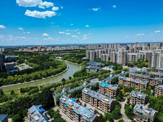 【铁岭高新技术开发区逐渐形成了以先进装备制造、农产品加工、新能源等为主的产业体系