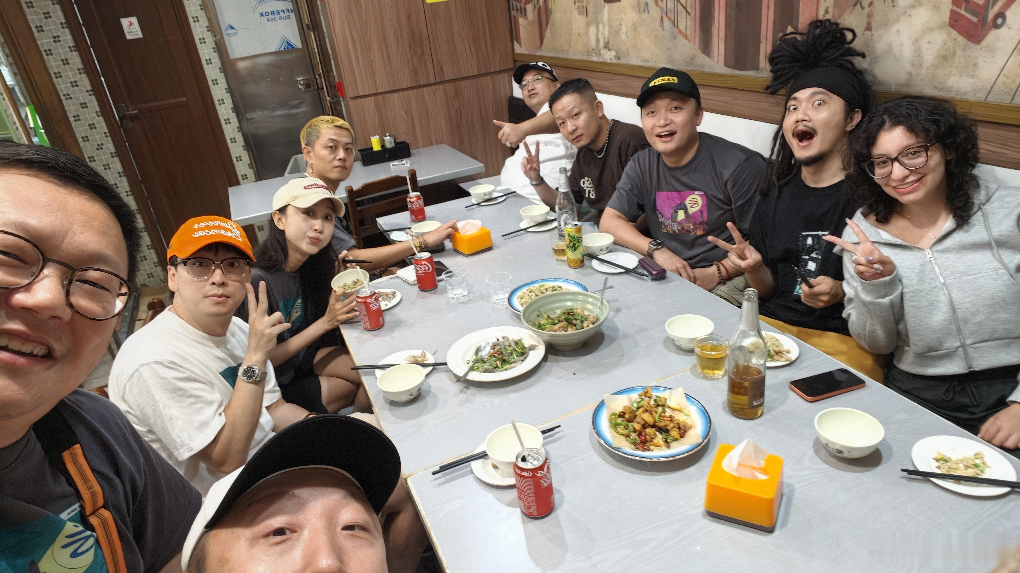 吃饱，干活[点赞]​万向皆开  ​​​