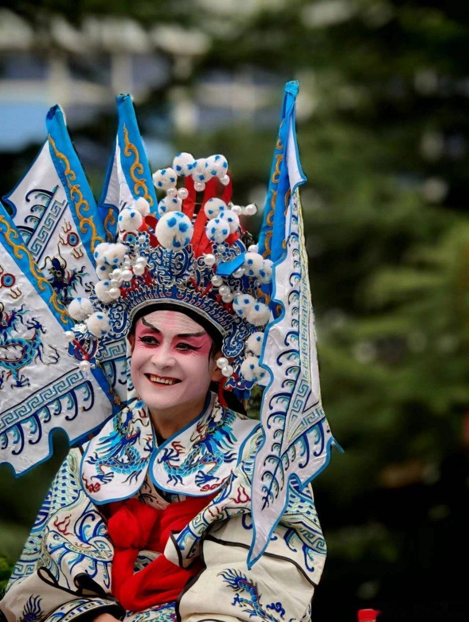 #小学生说不会用AI没人暗恋# 哈哈，现在的小学生是真的会玩，他们的语言有时候成