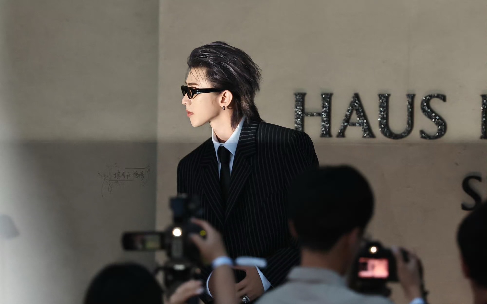 蔡徐坤  cxk蔡徐坤buv全球品牌代言人 cxk蔡徐坤柳丝木品牌全球代言人 “